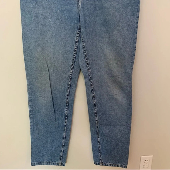 Vintage 90s/Y2K Tommy Hilfiger Light Wash Mom/Straight Leg Jean Size 10 - Picture 4 of 7